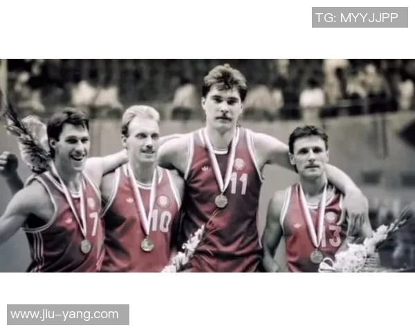 乔丹传奇：从篮球场上的王者到全球体育偶像的崛起之路