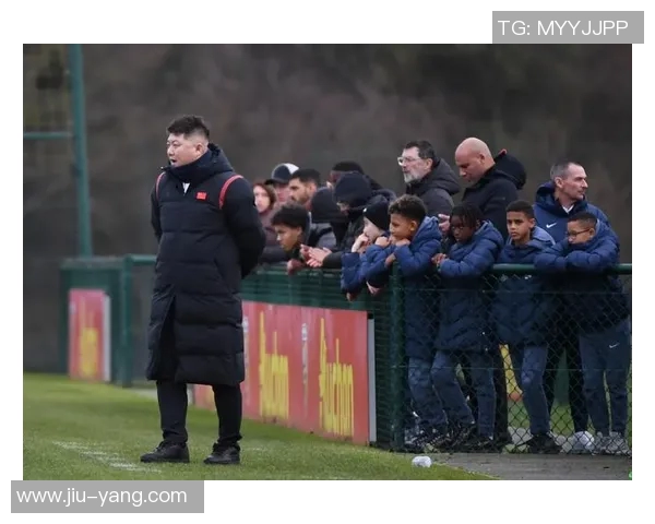 U19法国队与乌克兰队激战正酣争夺晋级名额的关键之战