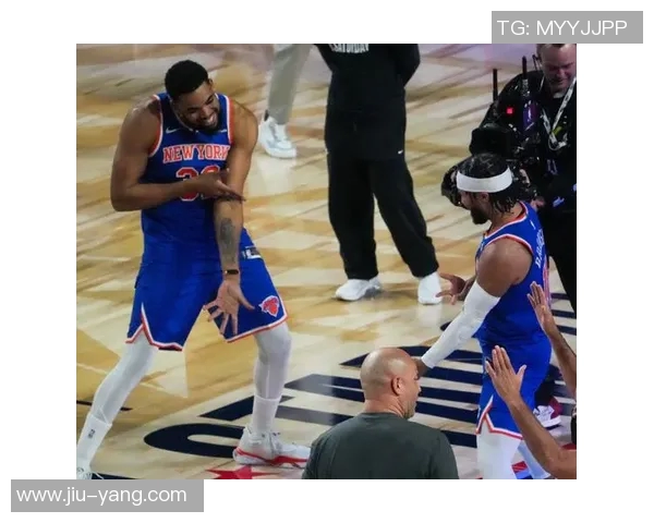 卡尔安东尼唐斯如何在NBA赛季中重塑自己的篮球风格与领导力